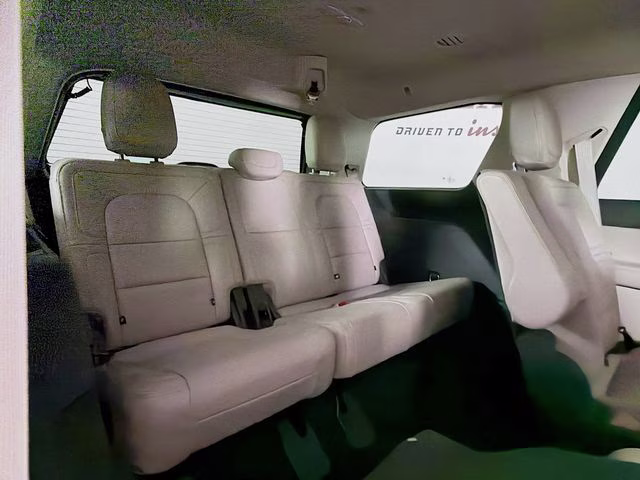 2022 Pearl Metallic Lincoln Navigator Reserve 4X4 SUV