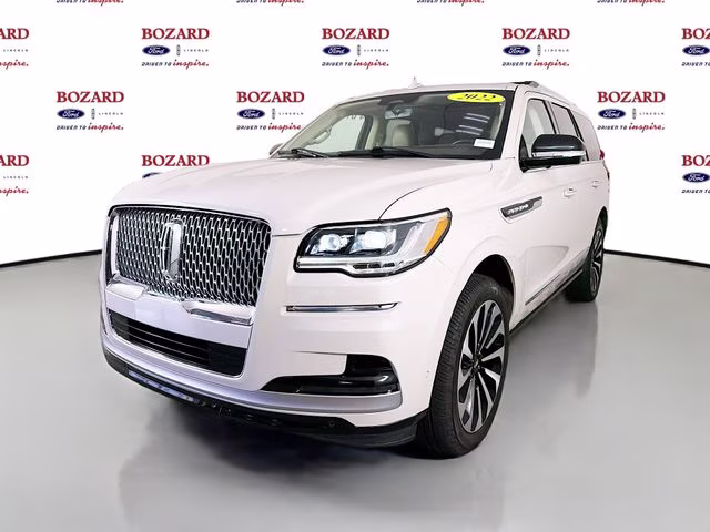 2022 Pearl Metallic Lincoln Navigator Reserve 4X4 SUV