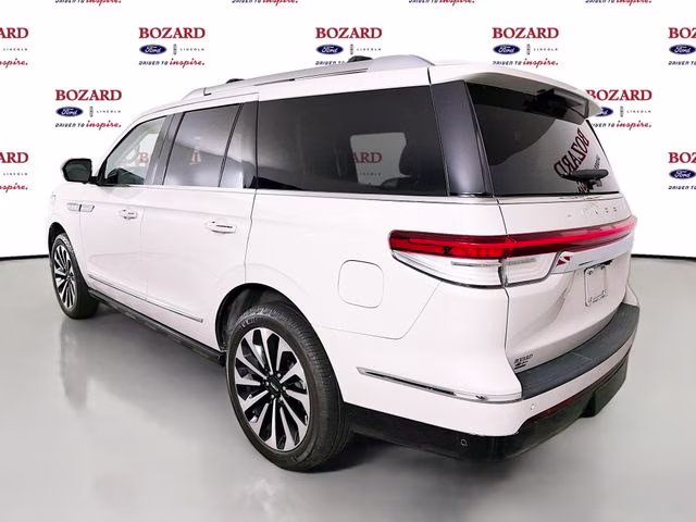 2022 Pearl Metallic Lincoln Navigator Reserve 4X4 SUV