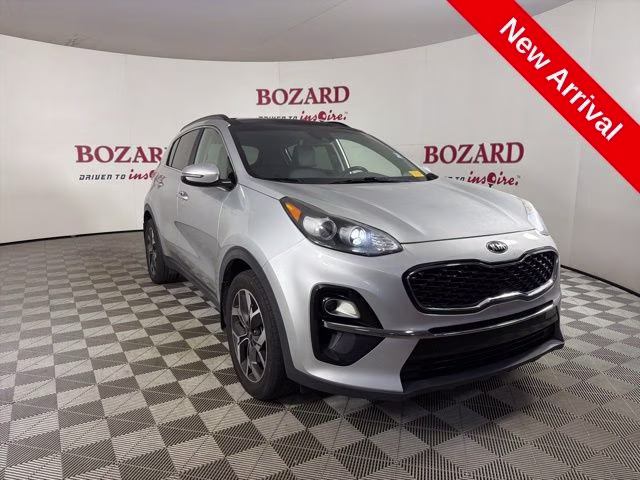 2022 Sparkling Silver Kia Sportage EX FWD SUV