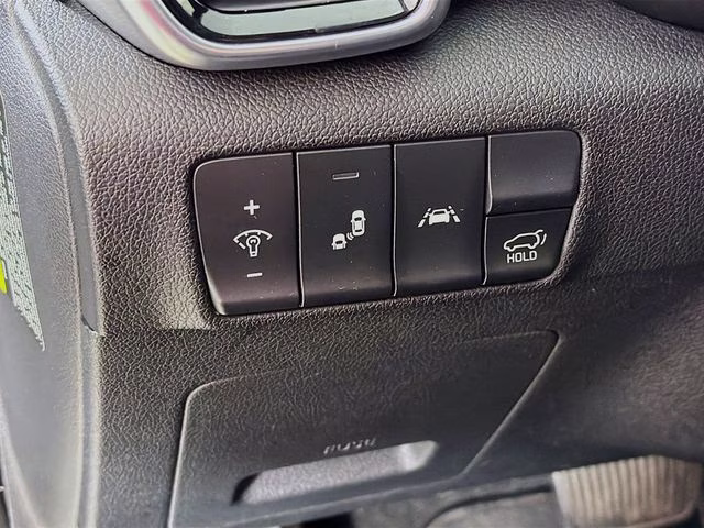 2022 Sparkling Silver Kia Sportage EX FWD SUV