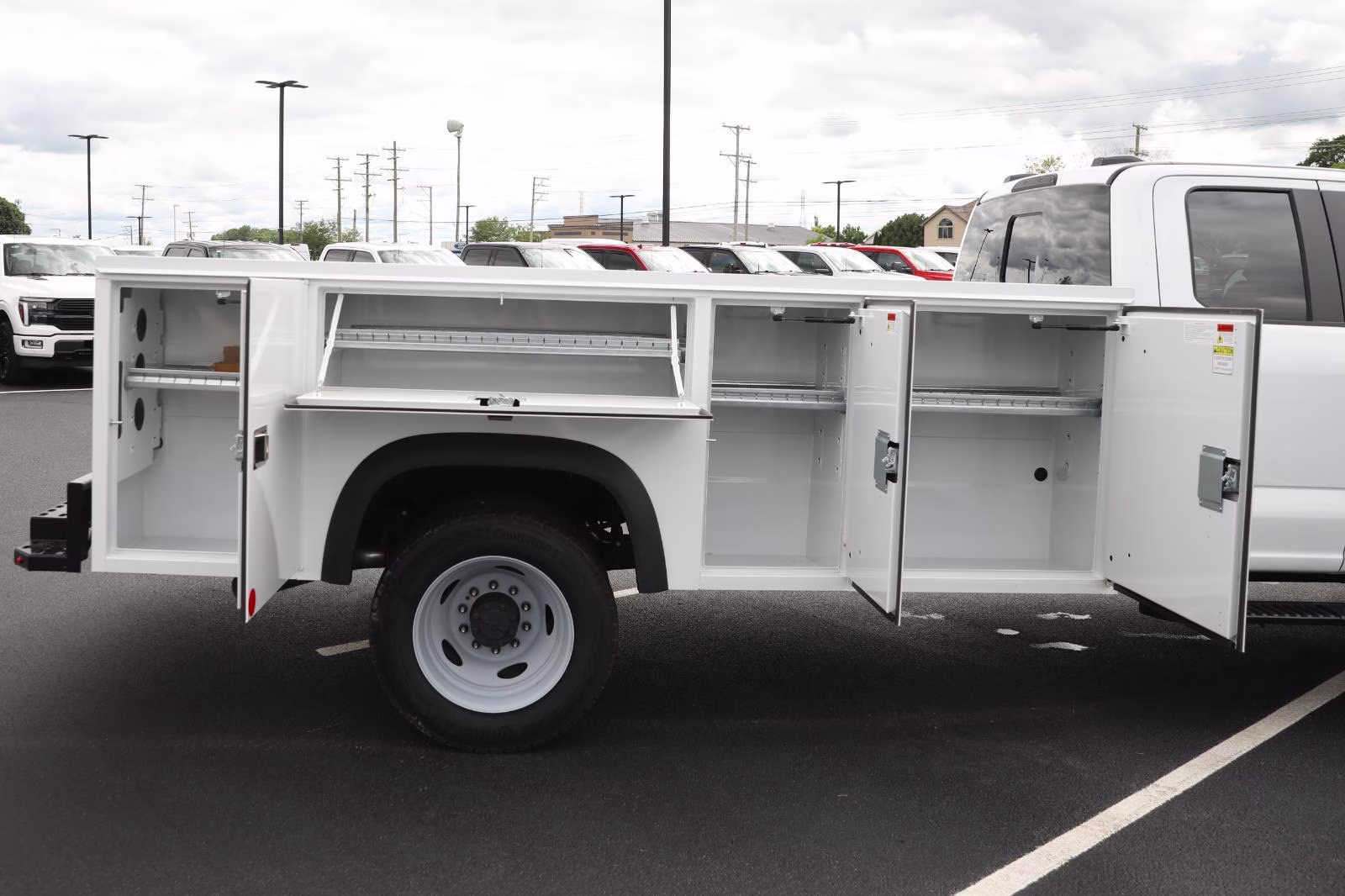 2026 Oxford White Ford Super Duty F-550 DRW XL 4X4 Truck