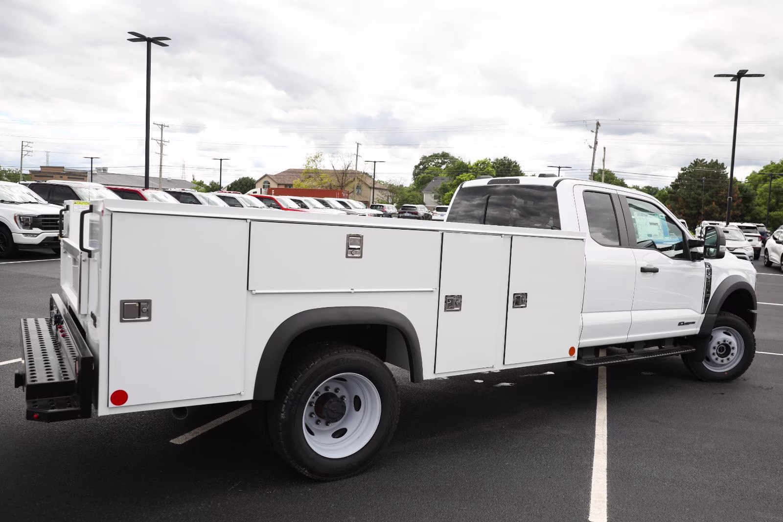 2026 Oxford White Ford Super Duty F-550 DRW XL 4X4 Truck