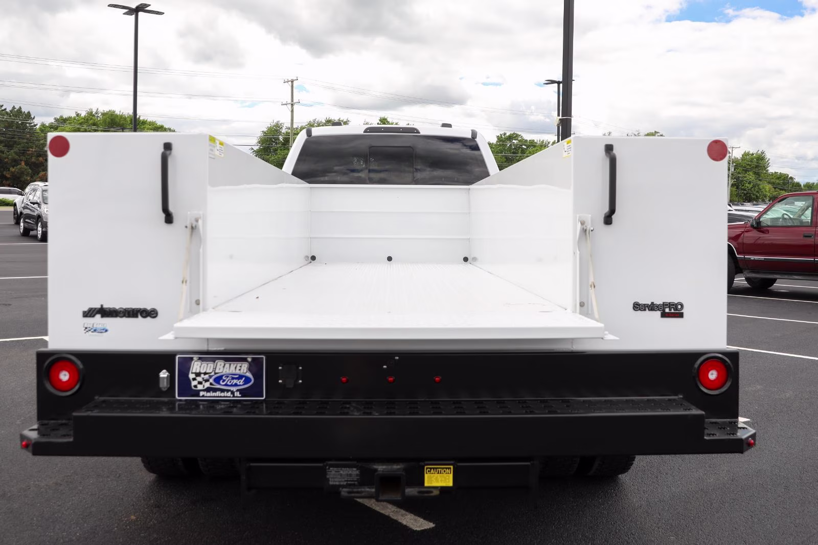 2026 Oxford White Ford Super Duty F-550 DRW XL 4X4 Truck
