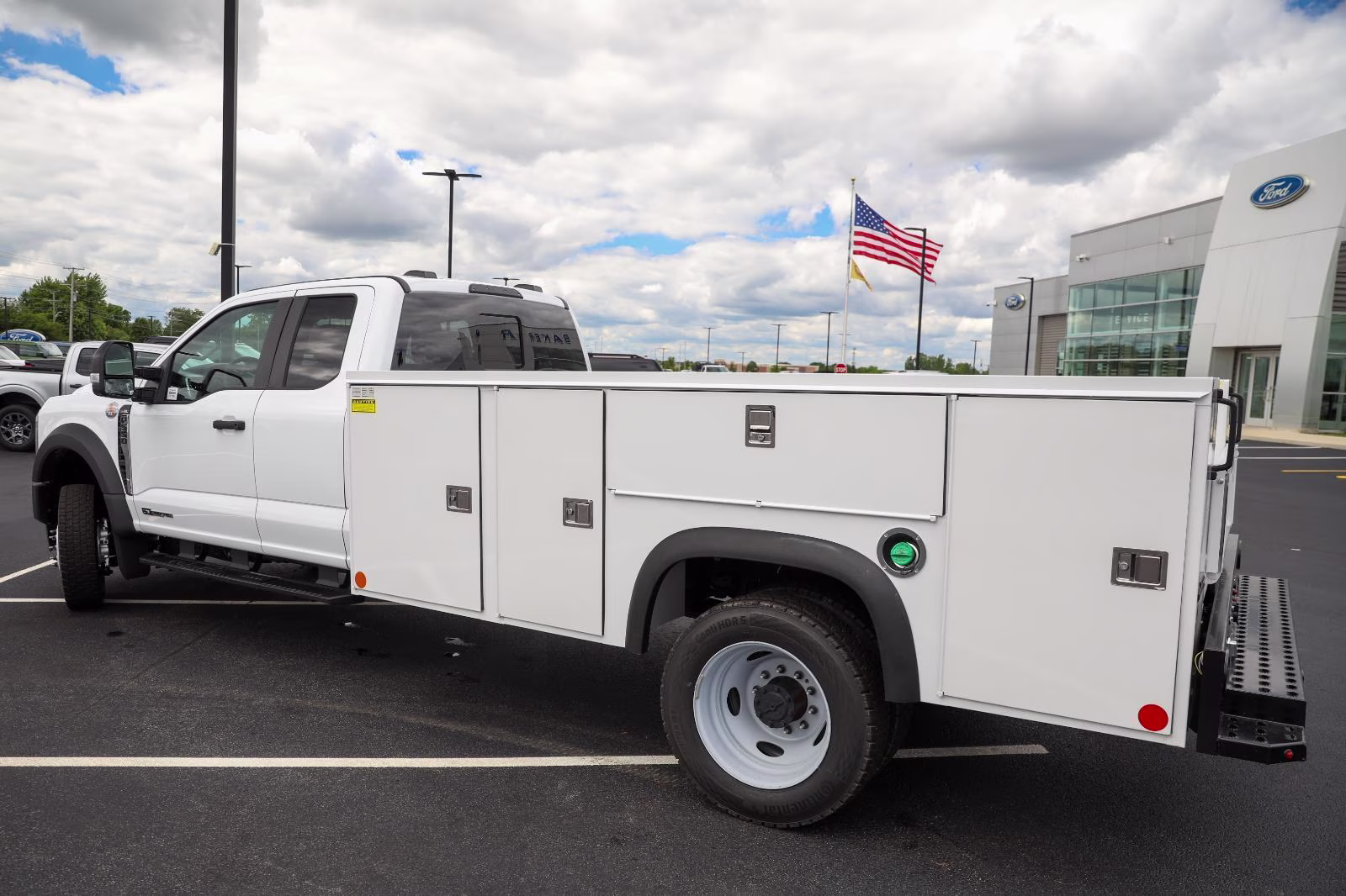 2026 Oxford White Ford Super Duty F-550 DRW XL 4X4 Truck