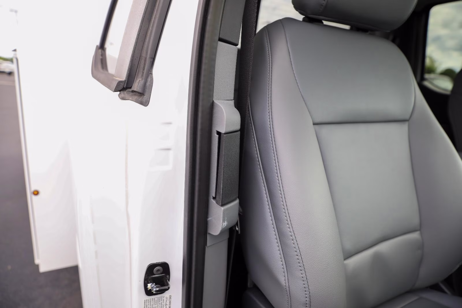 2026 Oxford White Ford Super Duty F-550 DRW XL 4X4 Truck