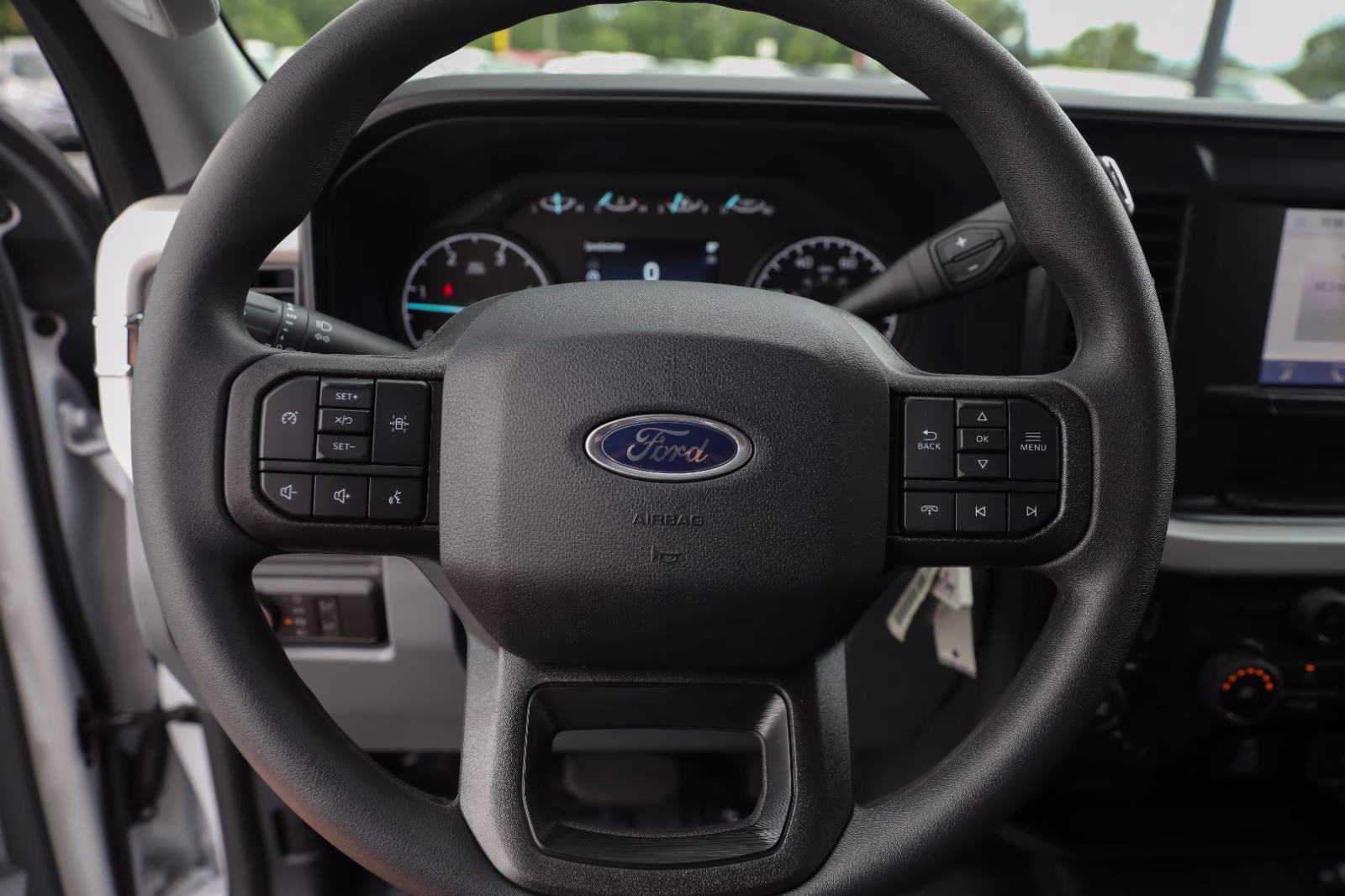 2026 Oxford White Ford Super Duty F-550 DRW XL 4X4 Truck