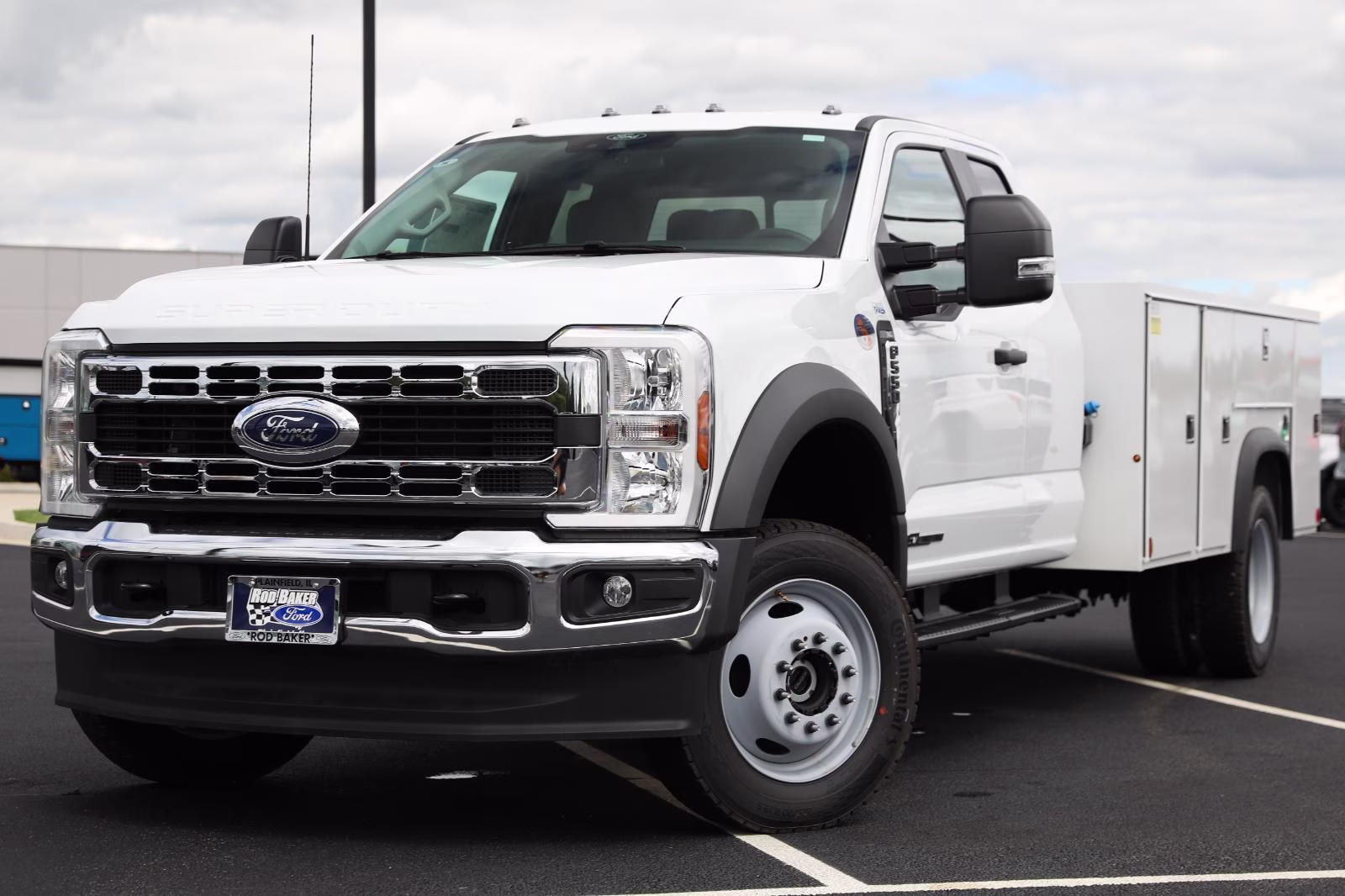 2026 Oxford White Ford Super Duty F-550 DRW XL 4X4 Truck