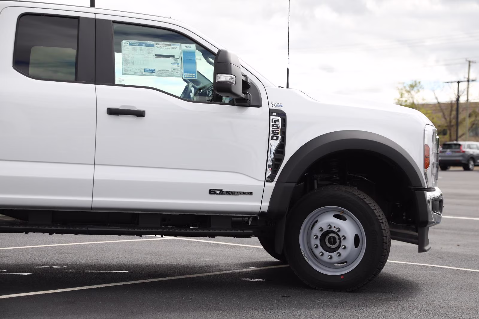 2026 Oxford White Ford Super Duty F-550 DRW XL 4X4 Truck