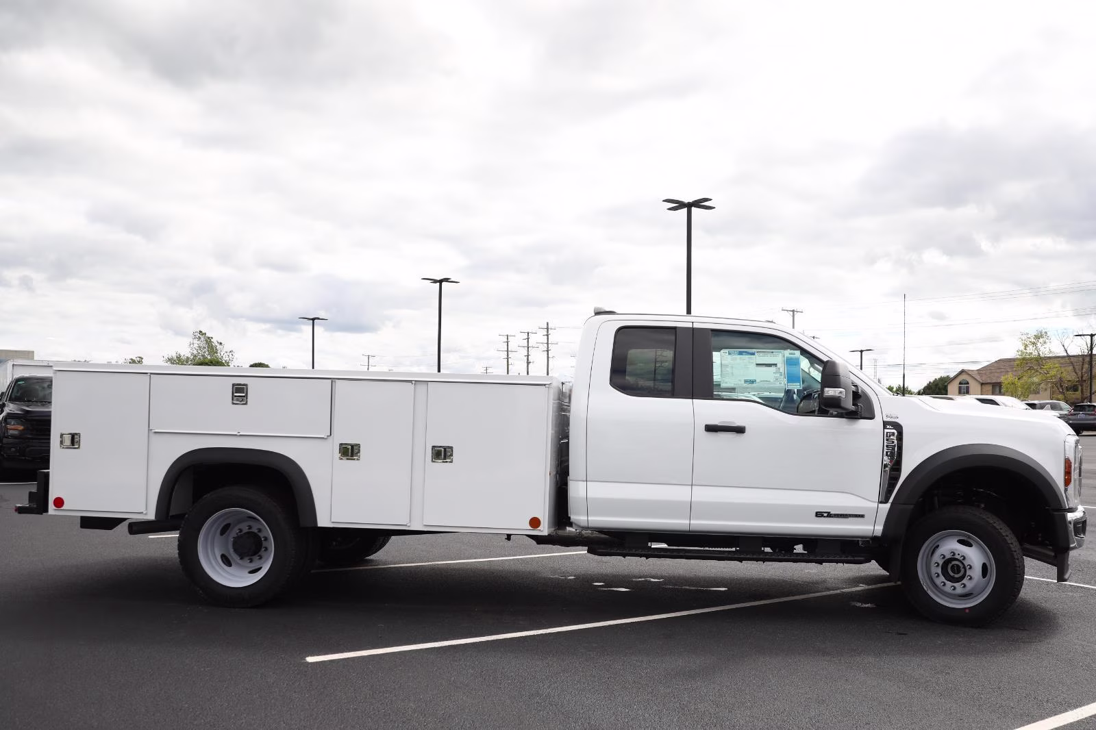 2026 Oxford White Ford Super Duty F-550 DRW XL 4X4 Truck