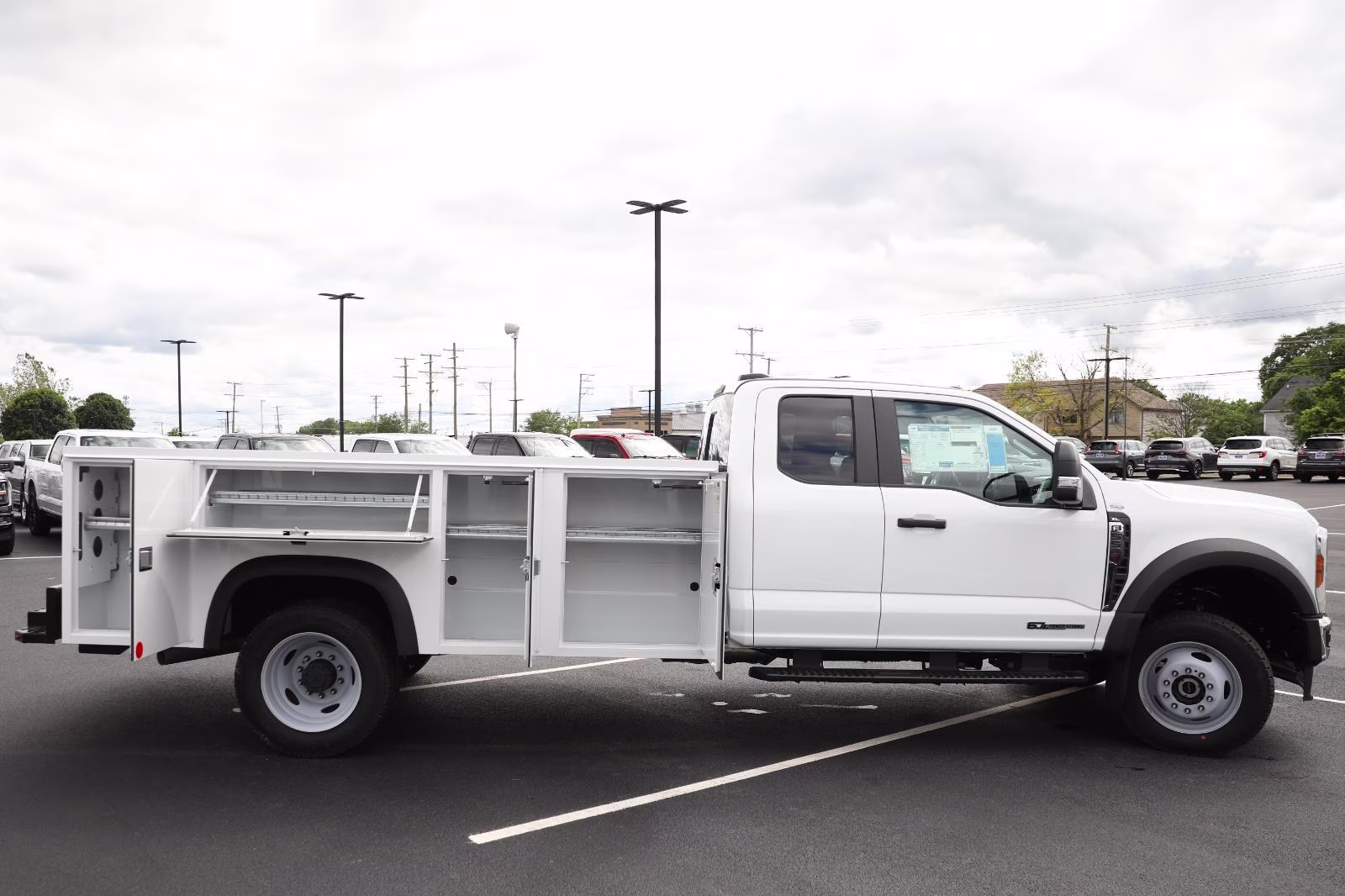 2026 Oxford White Ford Super Duty F-550 DRW XL 4X4 Truck