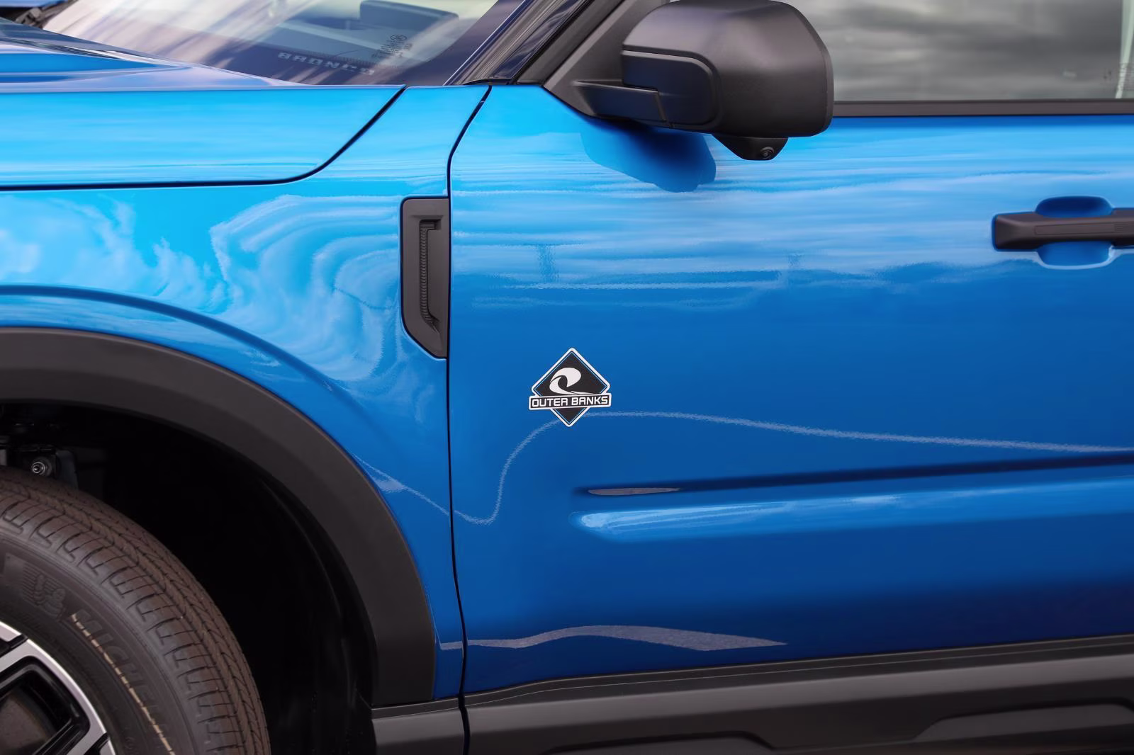 2026 Velocity Blue Metallic Ford Bronco Sport Outer Banks 4X4 SUV