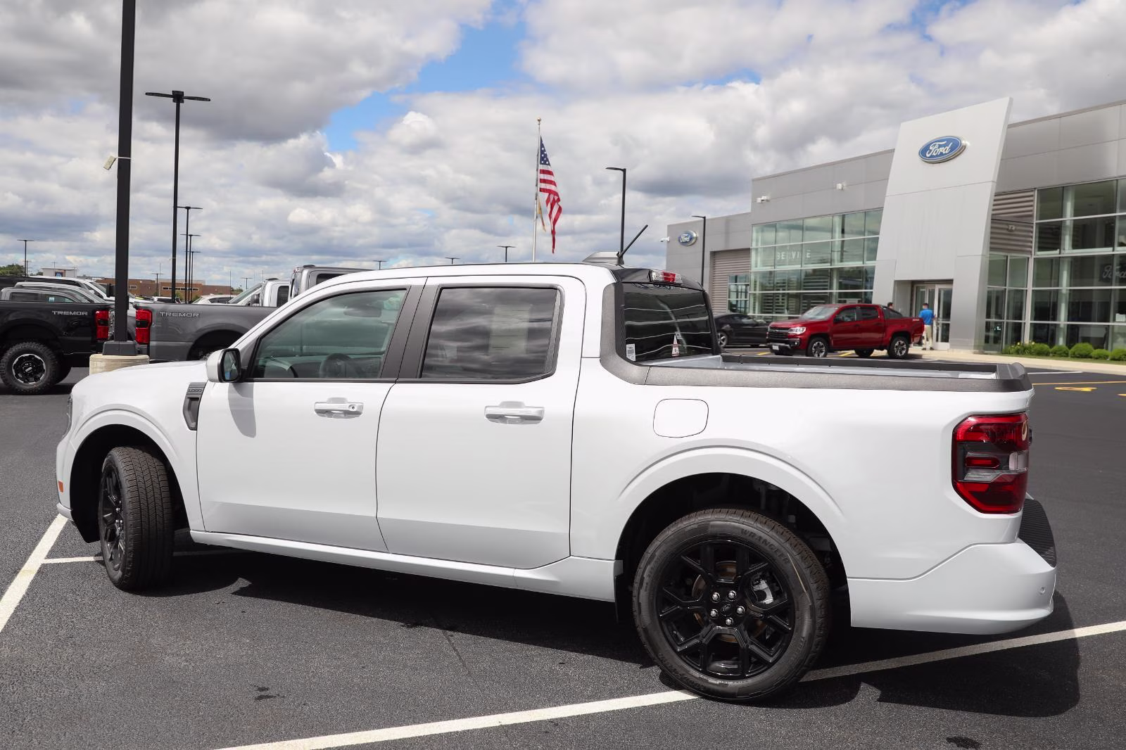 2026 Space White Metallic Ford Maverick Lobo Standard AWD Truck