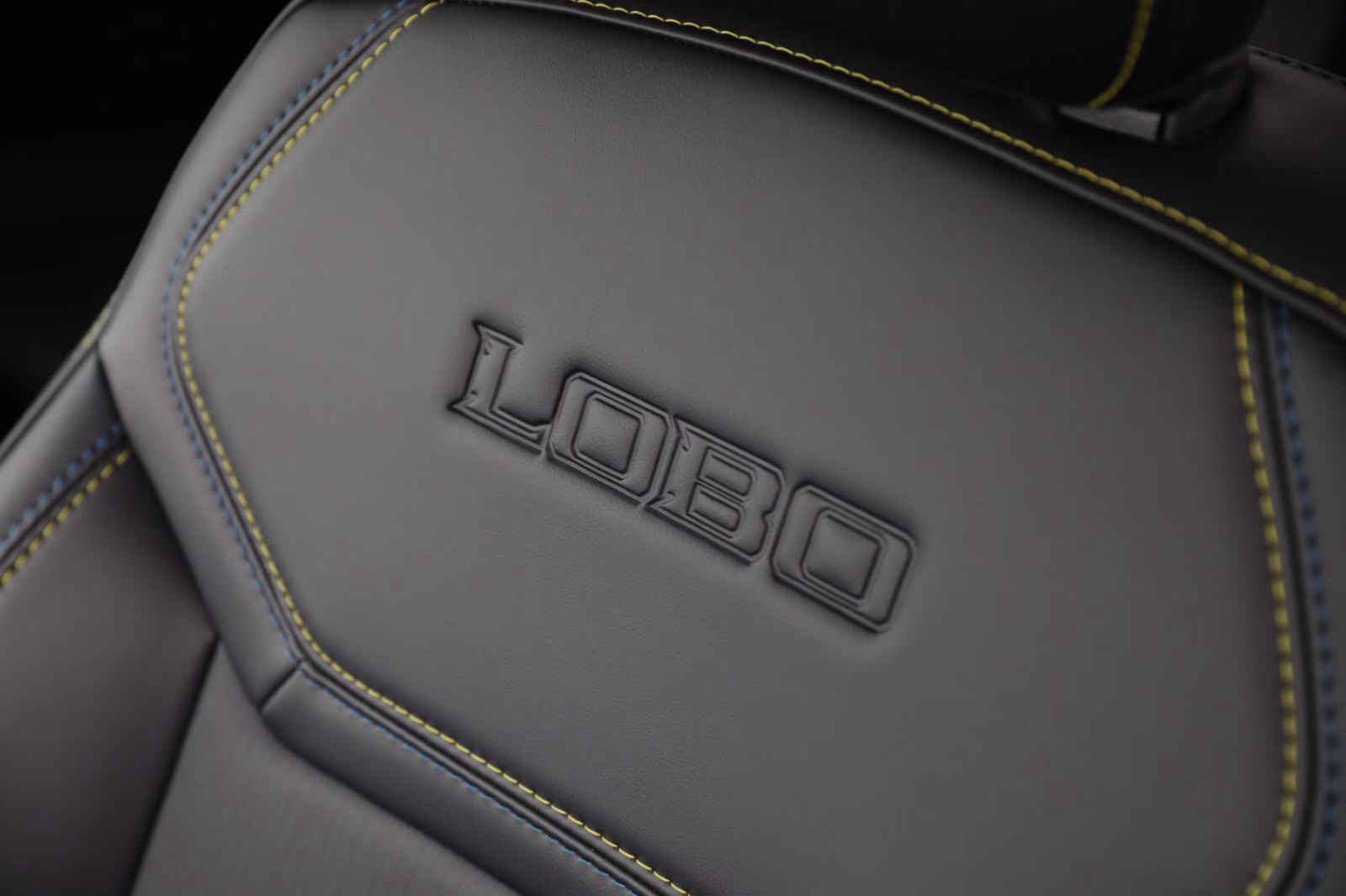 2026 Space White Metallic Ford Maverick Lobo Standard AWD Truck