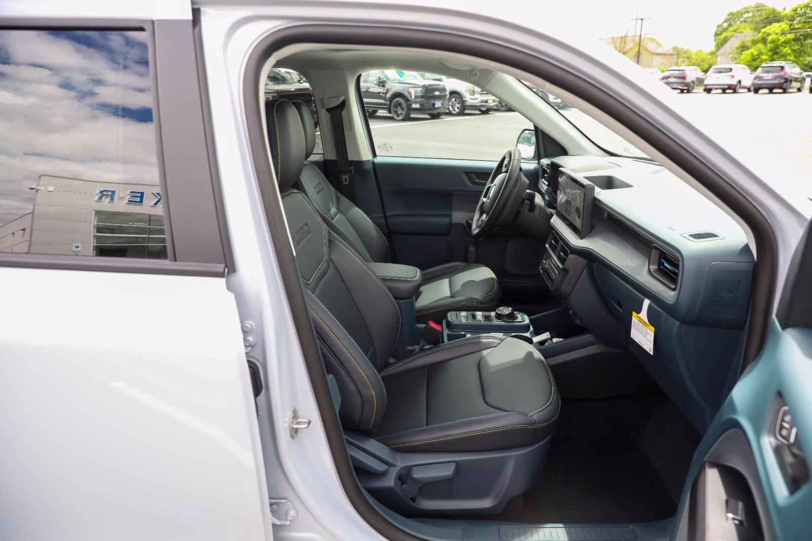 2026 Space White Metallic Ford Maverick Lobo Standard AWD Truck