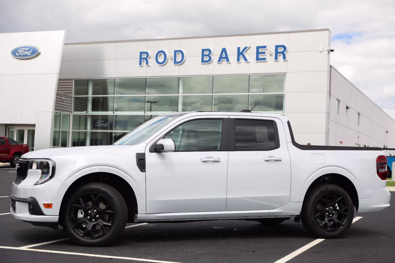 2026 Space White Metallic Ford Maverick Lobo Standard AWD Truck