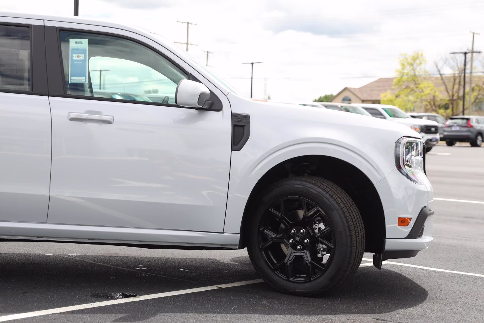 2026 Space White Metallic Ford Maverick Lobo Standard AWD Truck