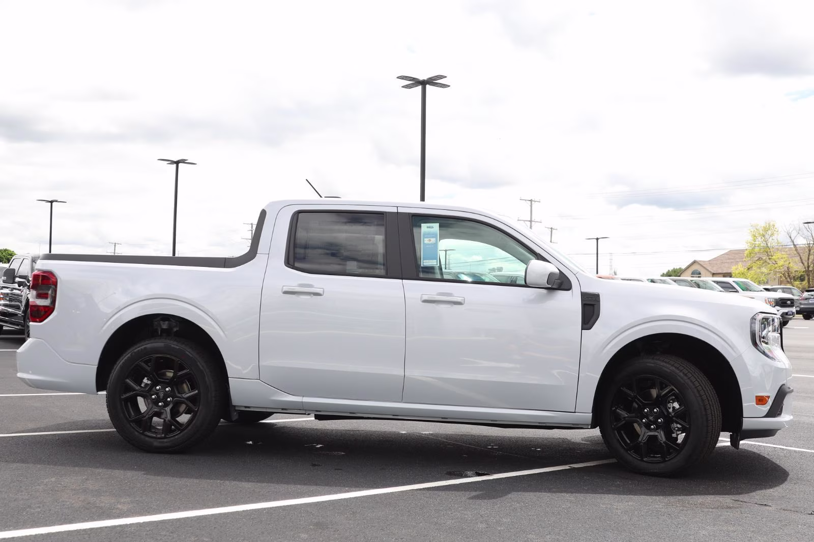 2026 Space White Metallic Ford Maverick Lobo Standard AWD Truck