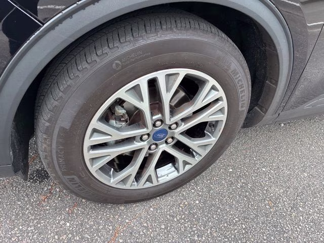 2022 Agate Black Metallic Ford Escape SEL FWD SUV