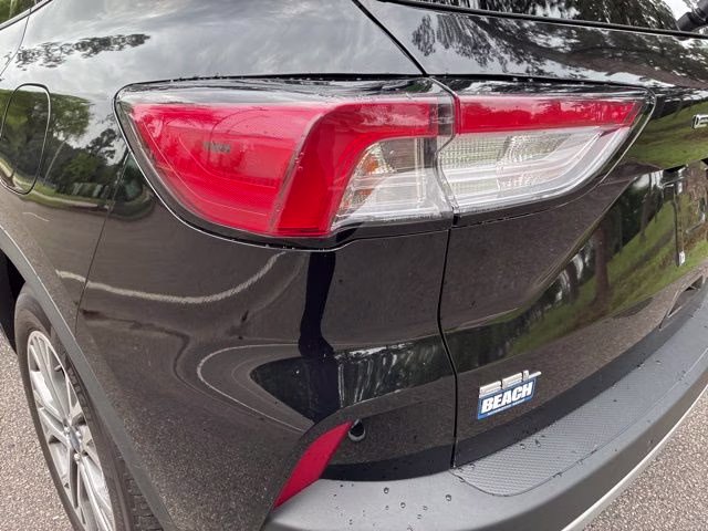 2022 Agate Black Metallic Ford Escape SEL FWD SUV