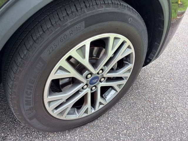 2022 Agate Black Metallic Ford Escape SEL FWD SUV