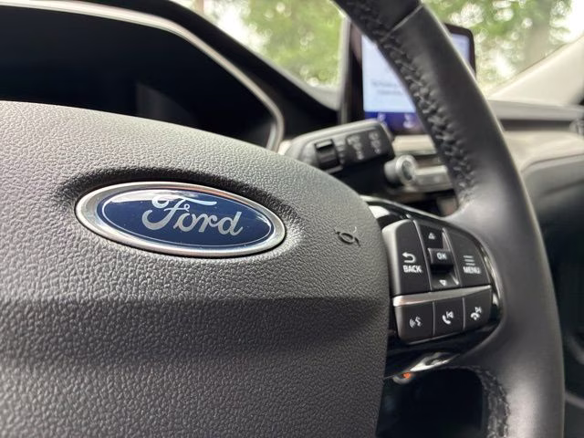 2022 Agate Black Metallic Ford Escape SEL FWD SUV