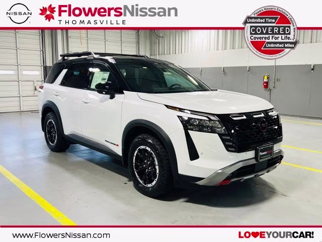 2026 Everest White Pearl/Black Nissan Pathfinder Rock Creek 4X4 SUV