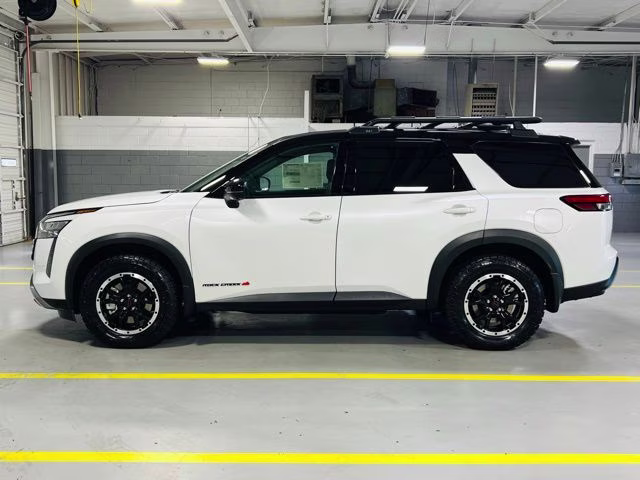 2026 Everest White Pearl/Black Nissan Pathfinder Rock Creek 4X4 SUV