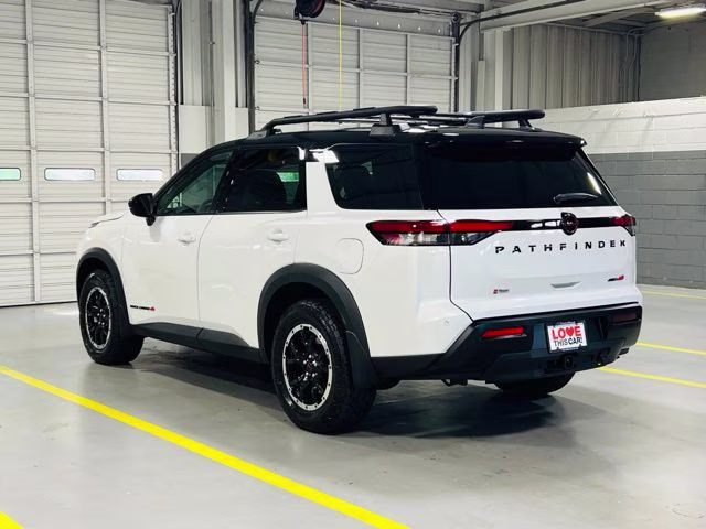 2026 Everest White Pearl/Black Nissan Pathfinder Rock Creek 4X4 SUV