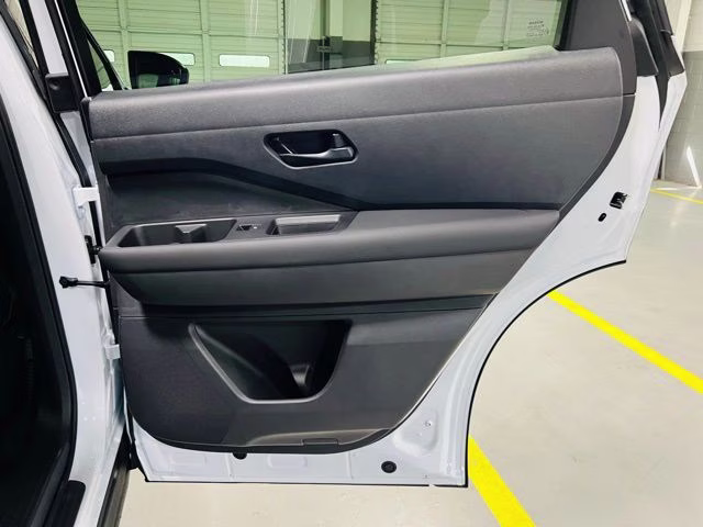 2026 Everest White Pearl/Black Nissan Pathfinder Rock Creek 4X4 SUV
