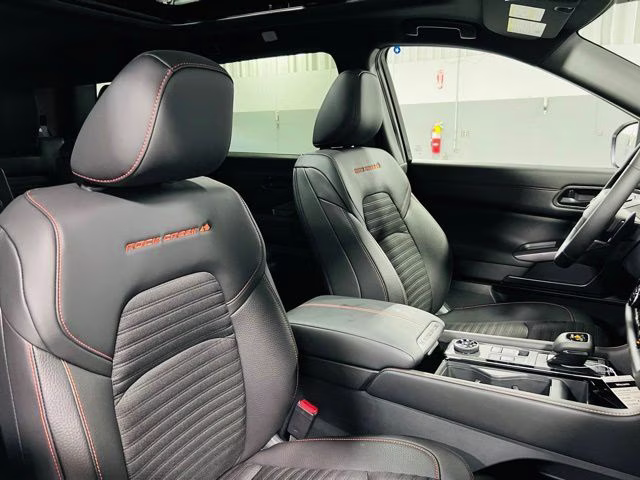 2026 Everest White Pearl/Black Nissan Pathfinder Rock Creek 4X4 SUV