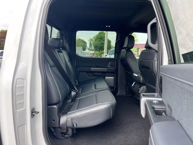 2026 Oxford White Ford F-150 Lariat 4X4 Truck