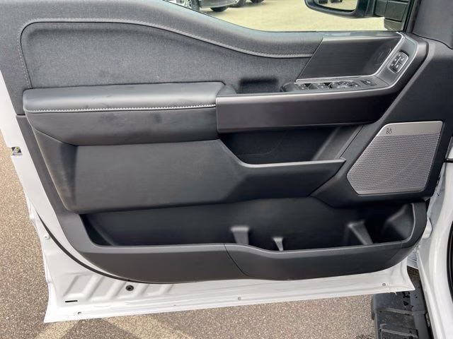 2026 Oxford White Ford F-150 Lariat 4X4 Truck