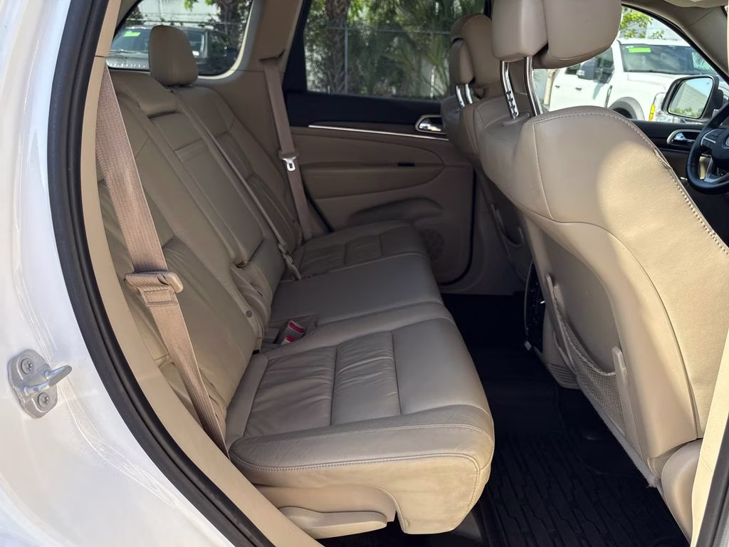 2016 Bright White Clearcoat Jeep Grand Cherokee Limited RWD SUV