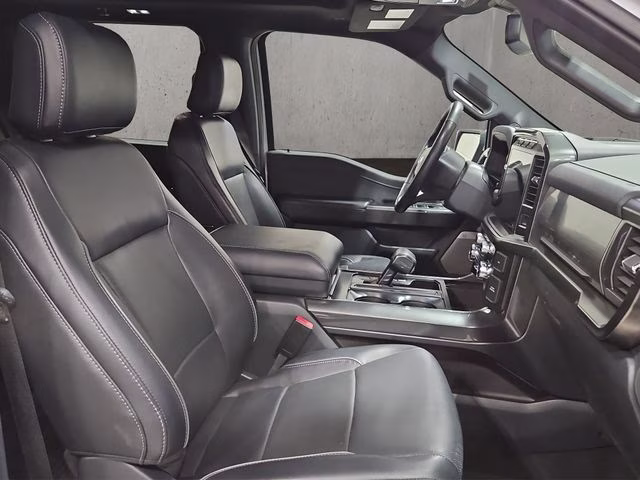 2023 Oxford White Ford F-150 Lariat 4X4 Truck