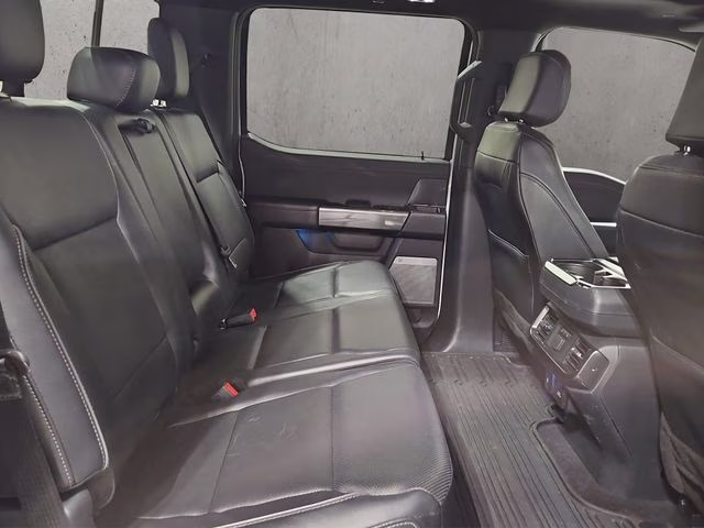 2023 Oxford White Ford F-150 Lariat 4X4 Truck