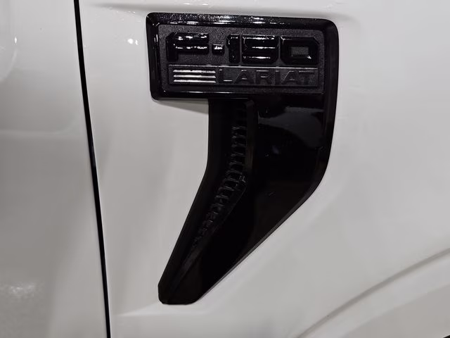 2023 Oxford White Ford F-150 Lariat 4X4 Truck