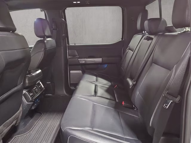 2023 Oxford White Ford F-150 Lariat 4X4 Truck