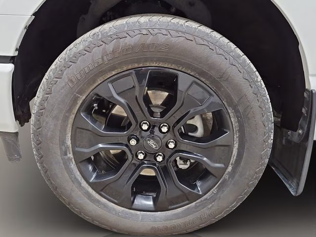 2023 Oxford White Ford F-150 Lariat 4X4 Truck