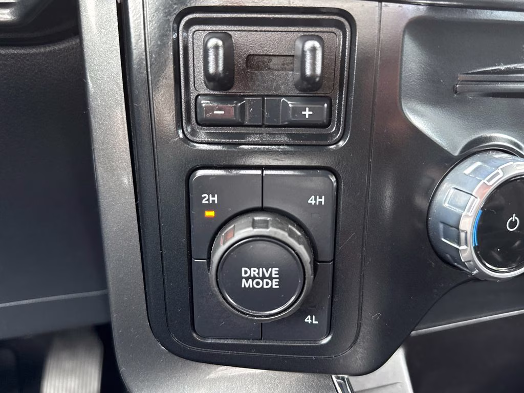 2023 Agate Black Metallic Ford F-150 XLT 4X4 Truck