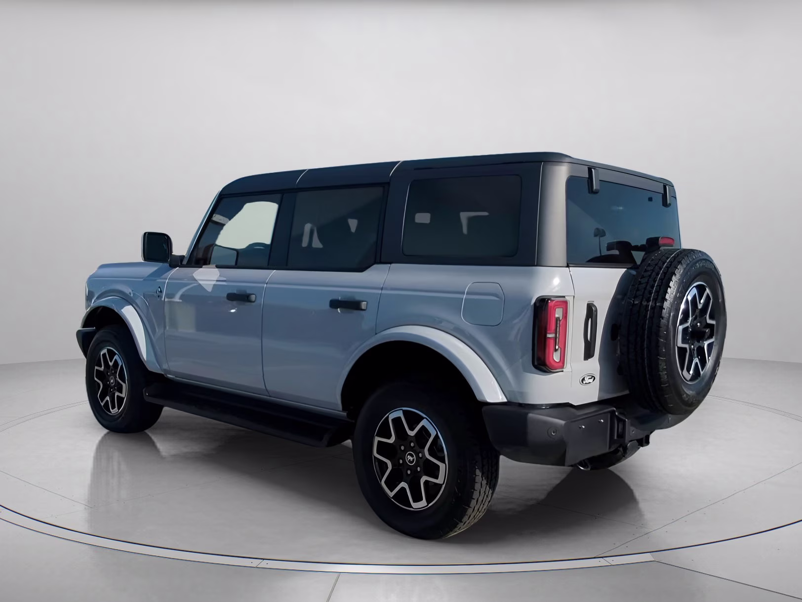 2026 Avalanche Gray Ford Bronco Outer Banks 4X4 Convertible