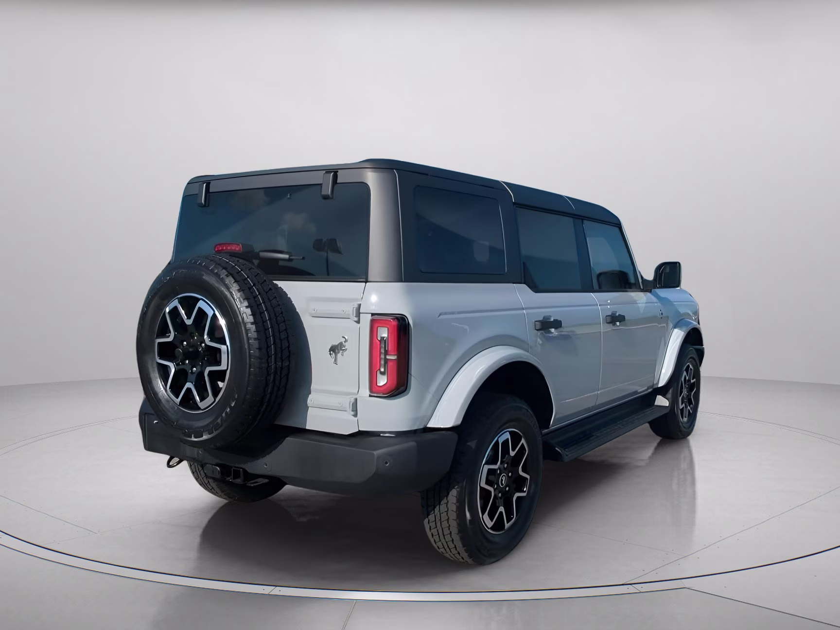 2026 Avalanche Gray Ford Bronco Outer Banks 4X4 Convertible
