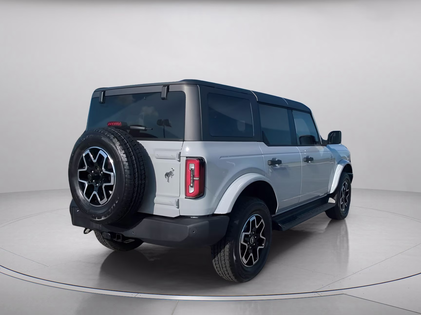 2026 Avalanche Gray Ford Bronco Outer Banks 4X4 Convertible