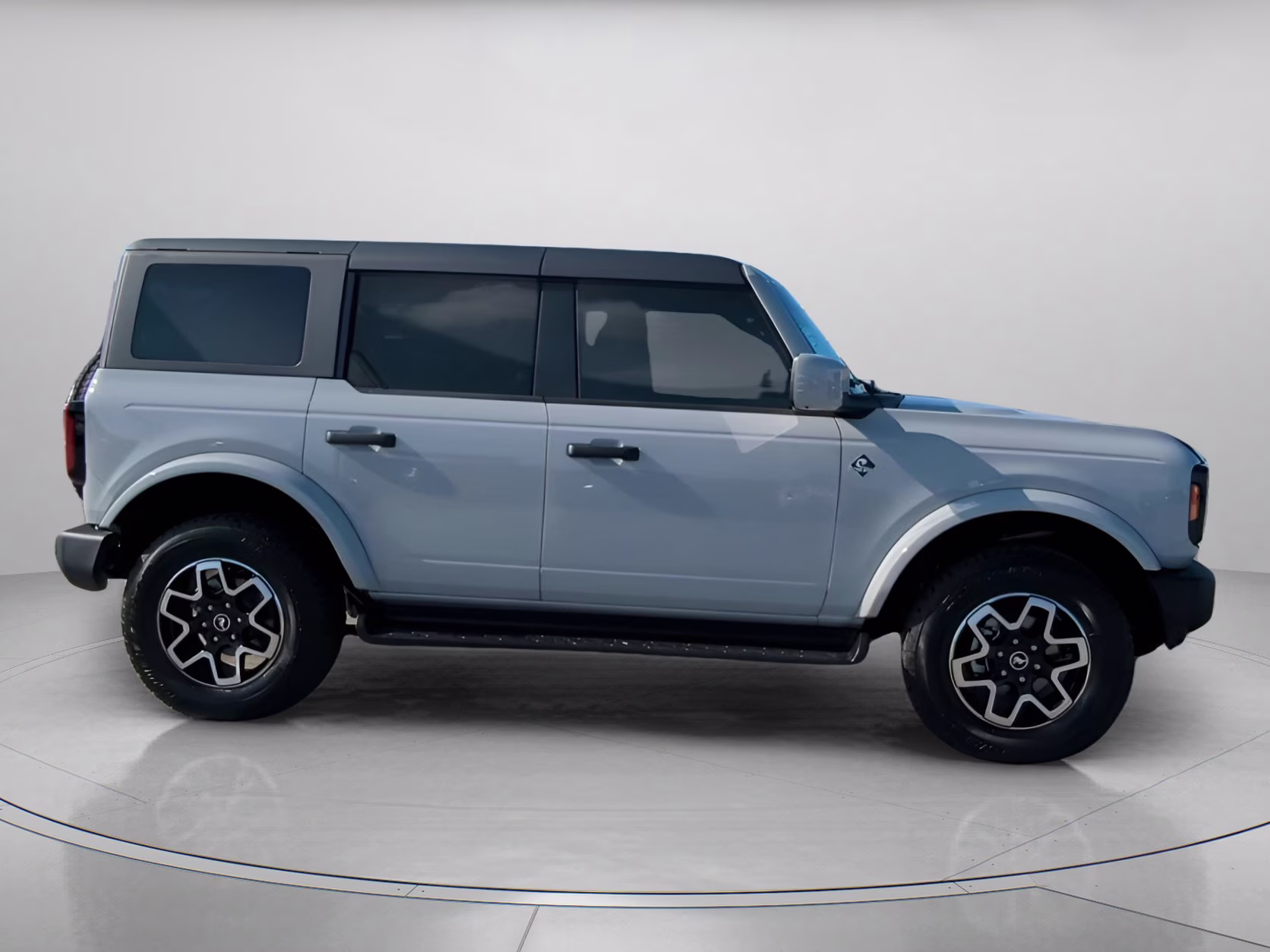 2026 Avalanche Gray Ford Bronco Outer Banks 4X4 Convertible