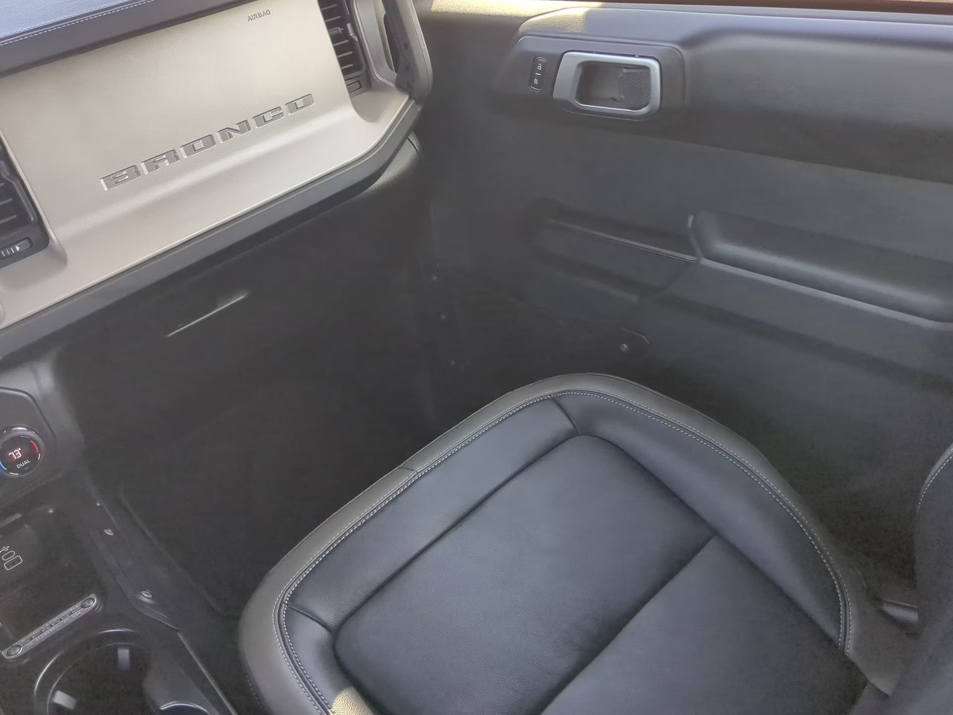 2026 Avalanche Gray Ford Bronco Outer Banks 4X4 Convertible