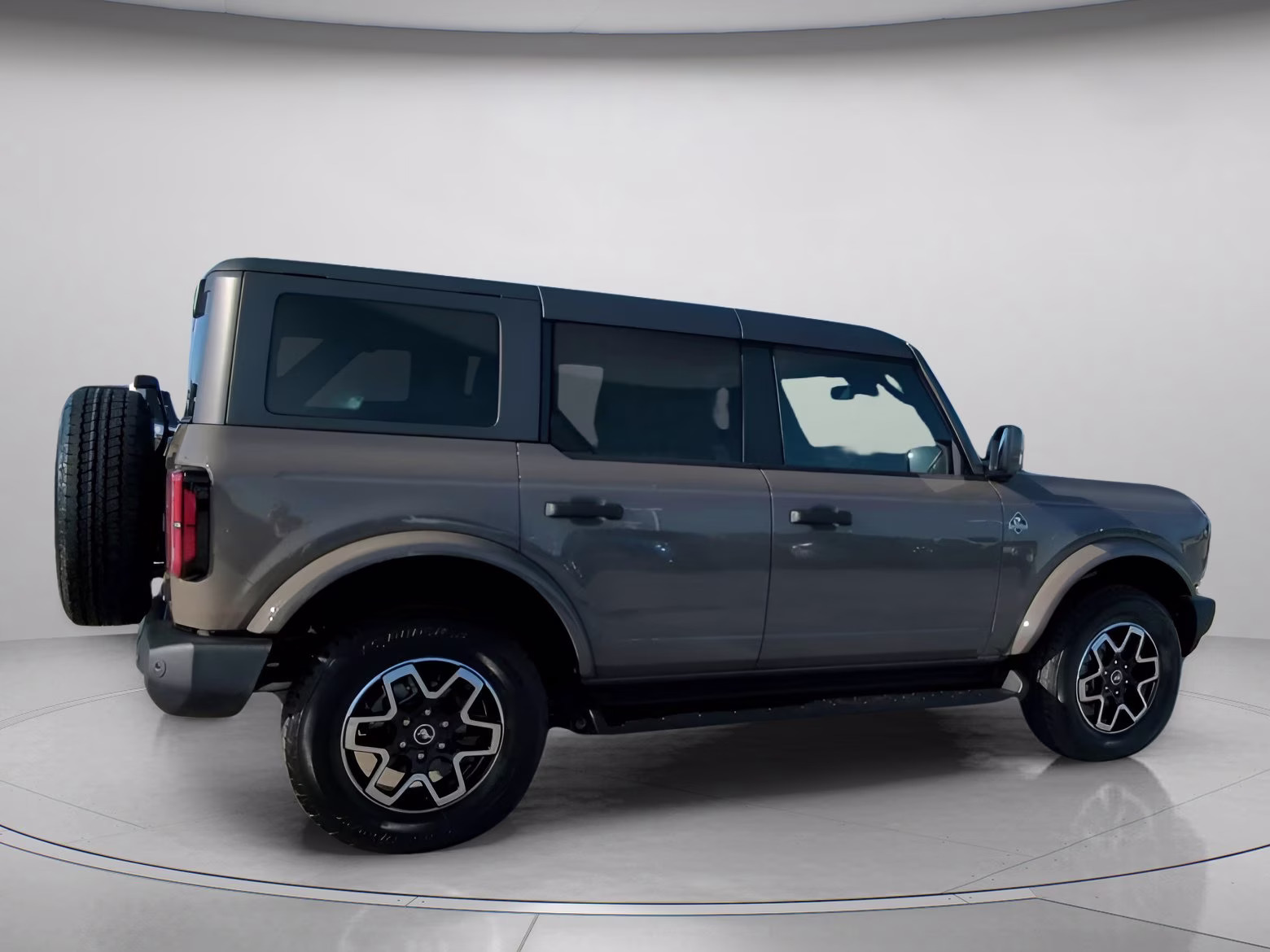 2026 Marsh Gray Ford Bronco Outer Banks 4X4 Convertible