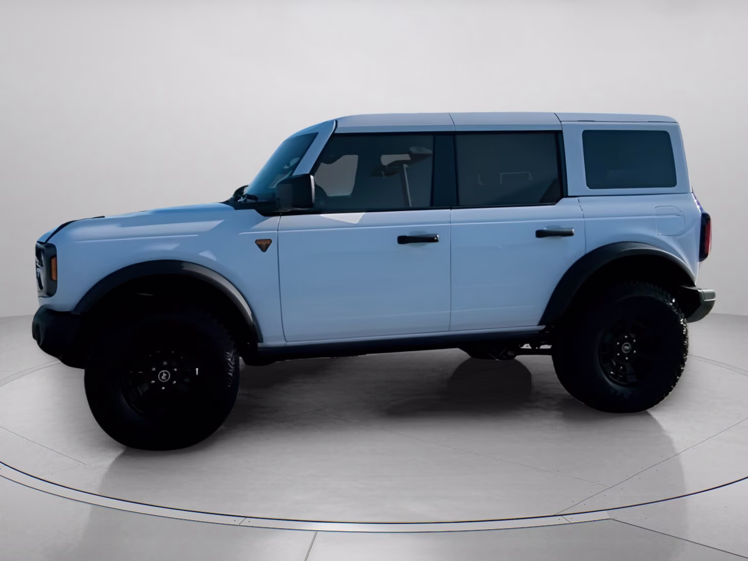 2026 Oxford White Ford Bronco Badlands 4X4 Convertible