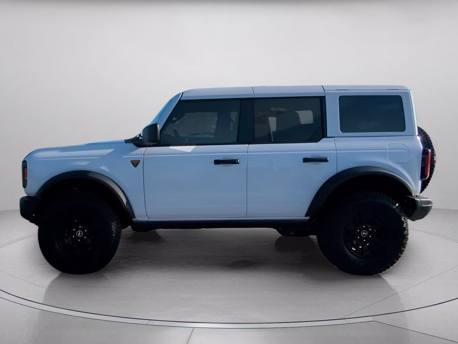 2026 Oxford White Ford Bronco Badlands 4X4 Convertible