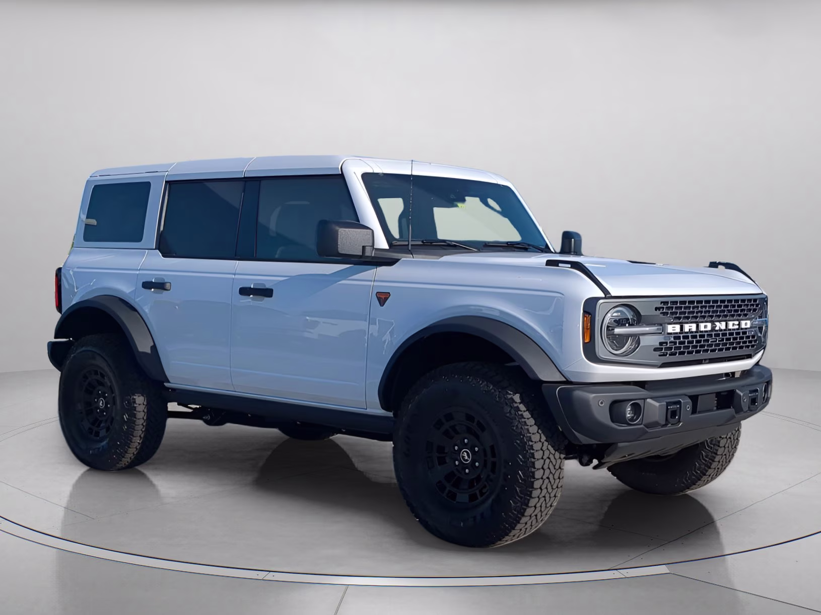 2026 Oxford White Ford Bronco Badlands 4X4 Convertible