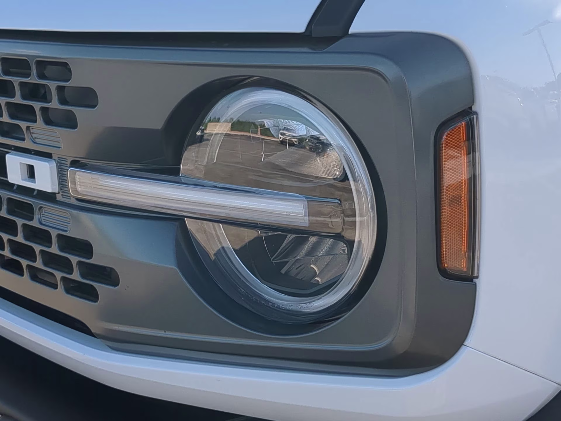 2026 Oxford White Ford Bronco Badlands 4X4 Convertible